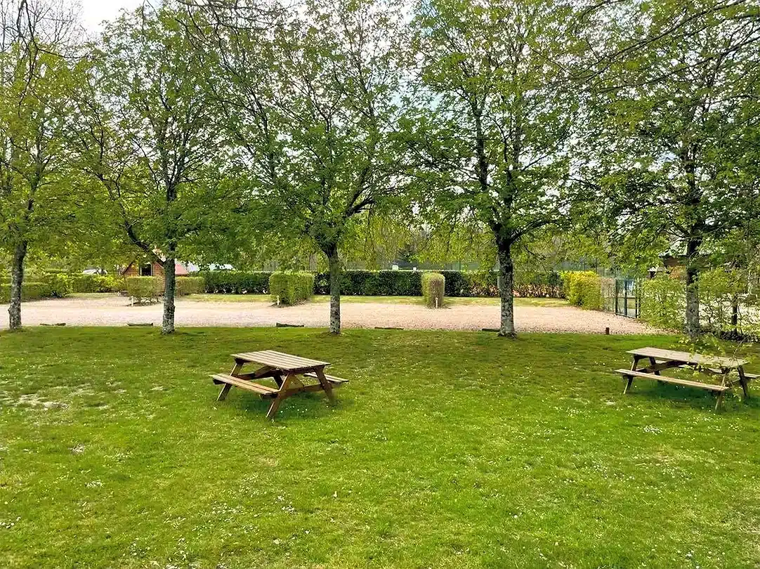 Pitch + vehicle – grass surface
