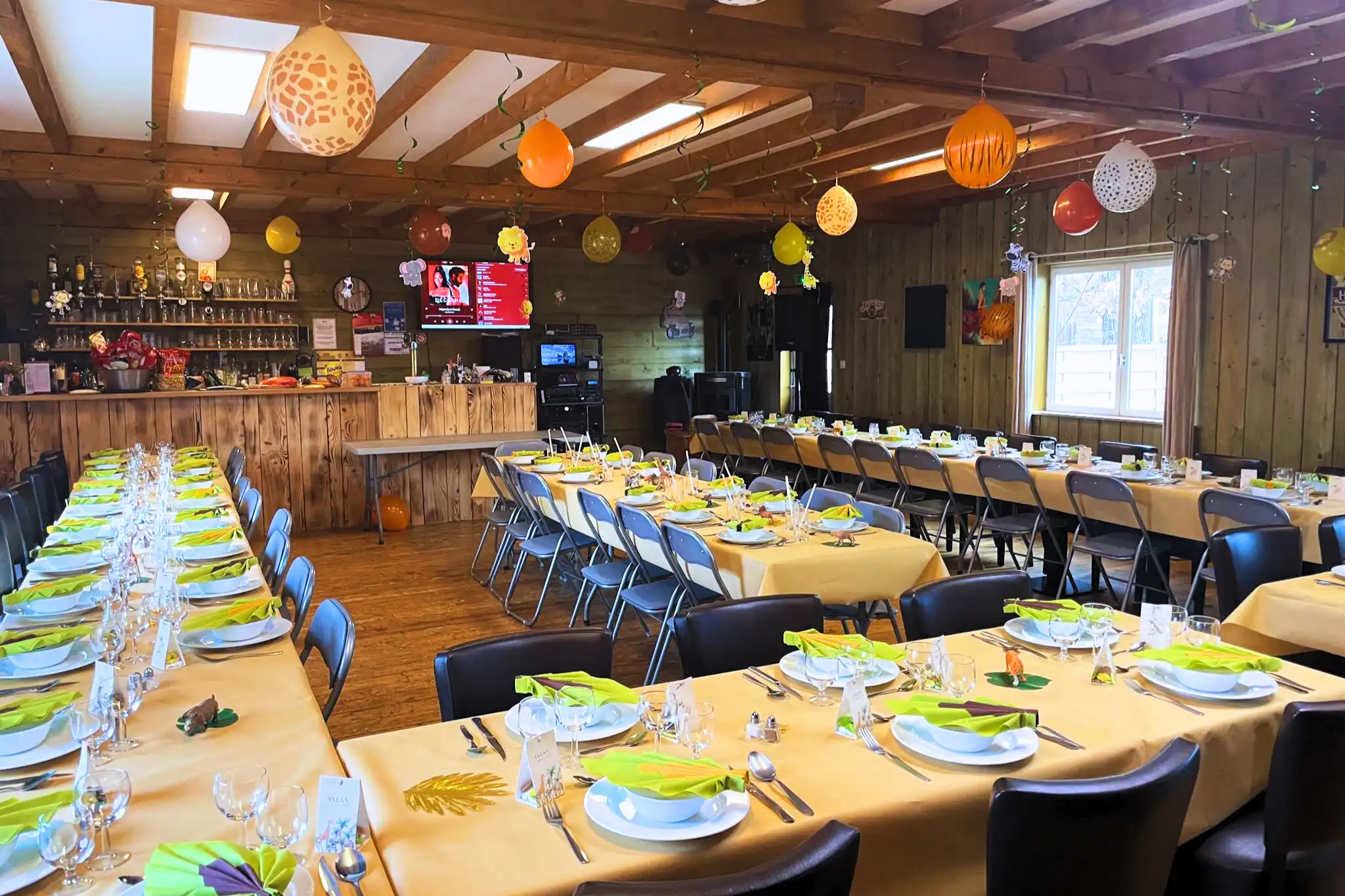 restaurant-decore-avec-des-ballons